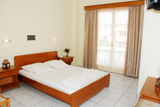 Room (3)